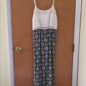 Long black & white dress with slits